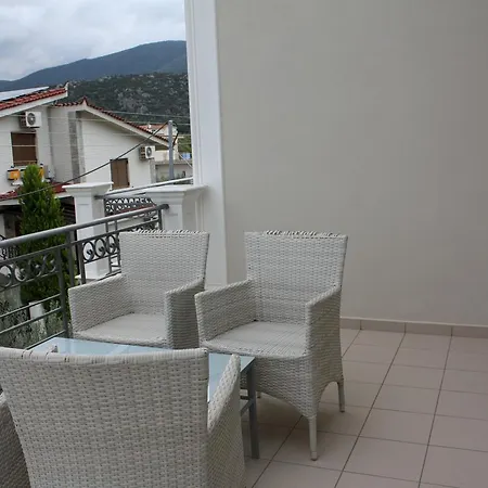 Nereides Luxury Villas 2 卡托阿尔米利