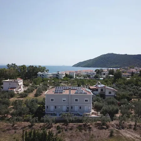 Nereides Luxury Villas 2 * كاتو الميري